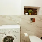 Apartmán Wspolna 54a - Free Parking - Dla 6 Osob - 450 Metrow Od Dworca Centralnego I Zlotych Tarasow - Better Varšava
