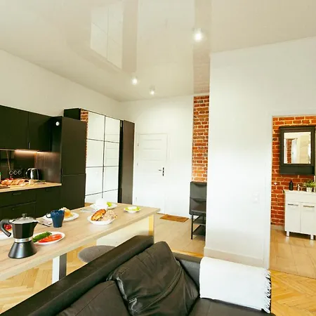 Wspolna 54a: With Free Parking Apartment