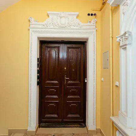 Apartment Wspolna 54a: With Free Parking Warsaw