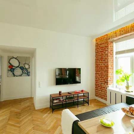 Wspolna 54a: With Free Parking Apartment *
