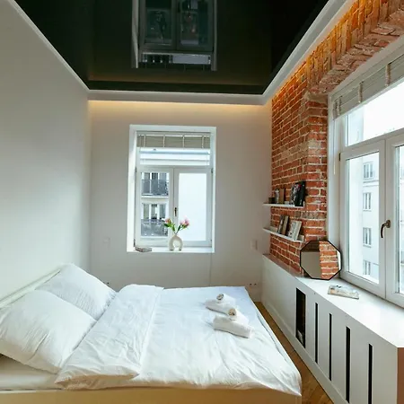 Wspolna 54a: With Free Parking Apartment